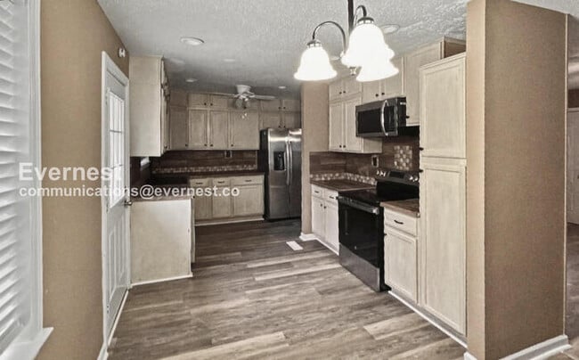 4756 Hand Ln in Gardendale, AL - Building Photo - Building Photo