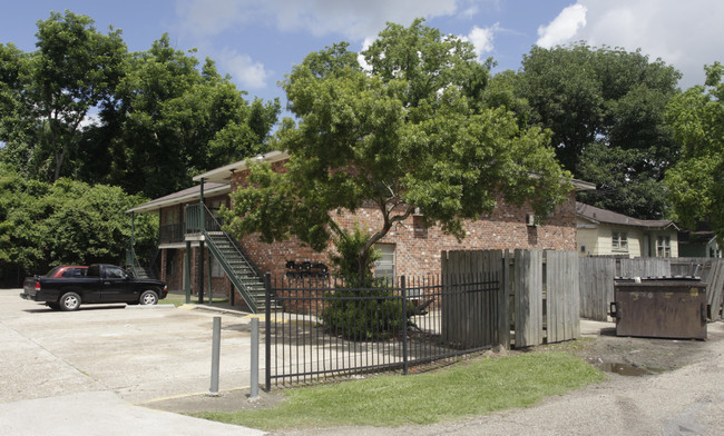 Evangeline Place Apartments in Baton Rouge, LA - Building Photo - Building Photo