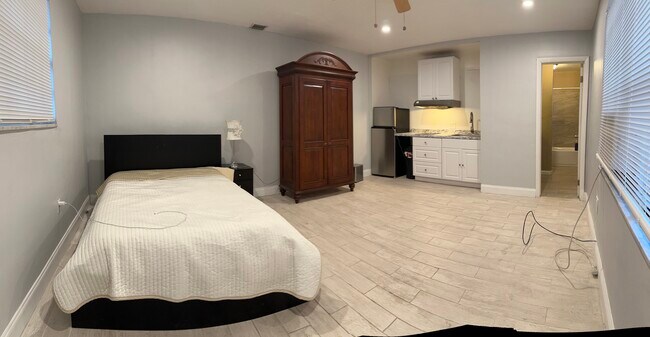6820 Scott St in Hollywood, FL - Foto de edificio - Building Photo