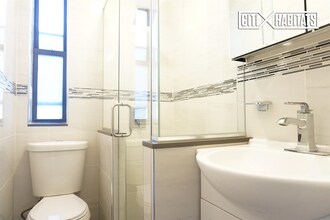 355 W 51st St-Unit -44 in New York, NY - Building Photo - Building Photo