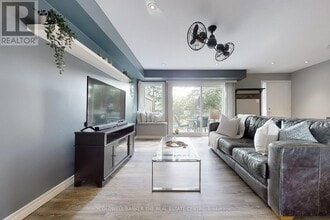 195 Milestone Crescent in Aurora, ON - Building Photo - Building Photo