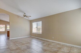 8100 W Gilmore Ave in Las Vegas, NV - Building Photo - Building Photo