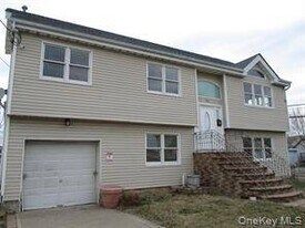 94 Roger Ave in Inwood, NY - Building Photo