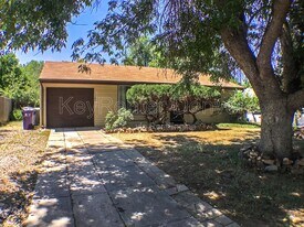 1285 S Holly St in Denver, CO - Building Photo