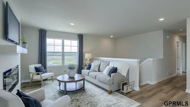 18801 Ogden St in Elkhorn, NE - Foto de edificio - Building Photo