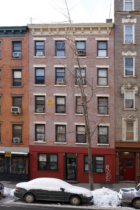 82 E 7th St in New York, NY - Foto de edificio