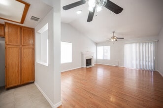 1575 Gatepost Ave in North Las Vegas, NV - Building Photo - Building Photo