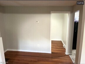 851 Forrest Dr in Akron, OH - Building Photo - Building Photo