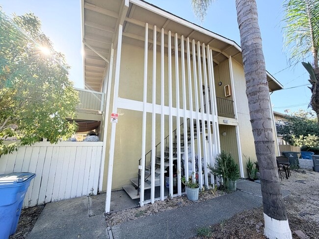 property at 2837 Apple Valley Ln