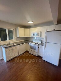 208 SE 5th Ave photo'