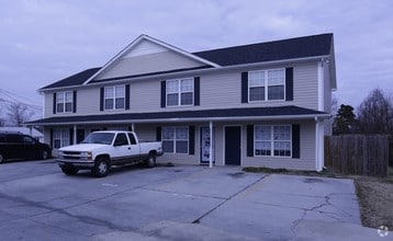 464 Guyler St in Ringgold, GA - Foto de edificio - Building Photo