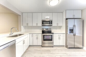 240 SE 10th St in Delray Beach, FL - Building Photo - Building Photo