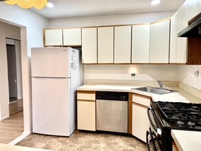 314 Penns Way, Unit 314 Penns Way in Basking Ridge, NJ - Building Photo - Building Photo