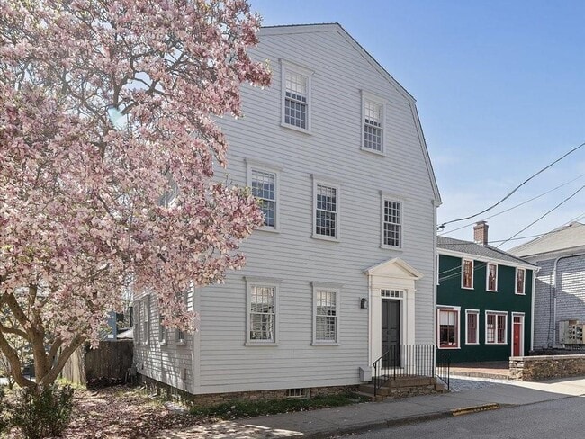 property at 31 Thames St