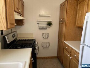 4 Horizon Rd in Fort Lee, NJ - Building Photo - Building Photo