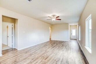 8211 Blooming Meadow Ln in Houston, TX - Building Photo - Building Photo