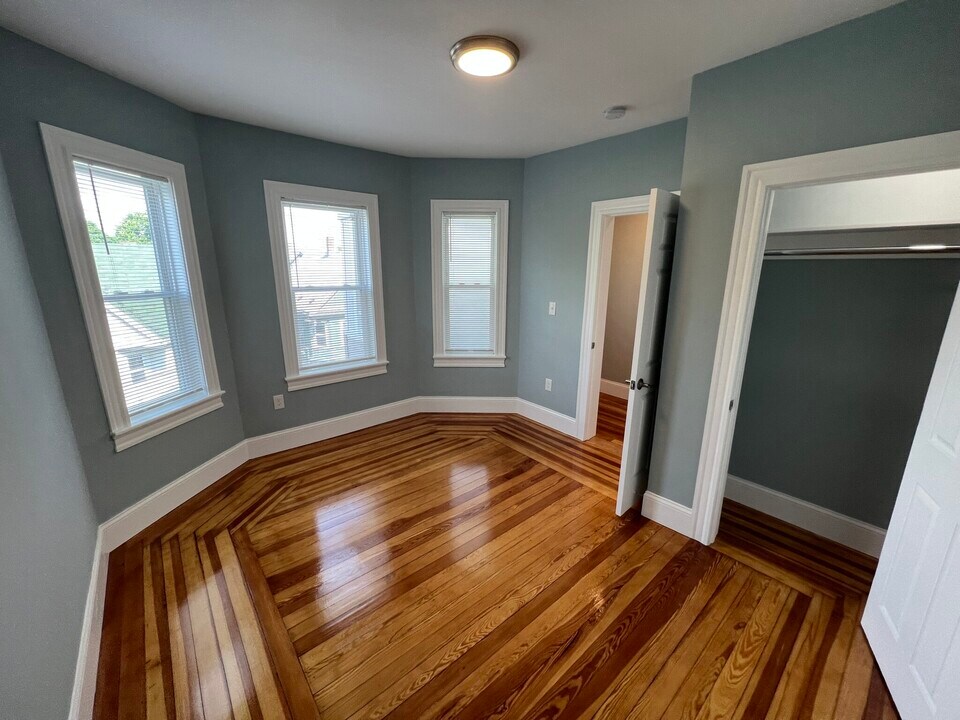 33 Hancock St, Unit 3 in Somerville, MA - Foto de edificio
