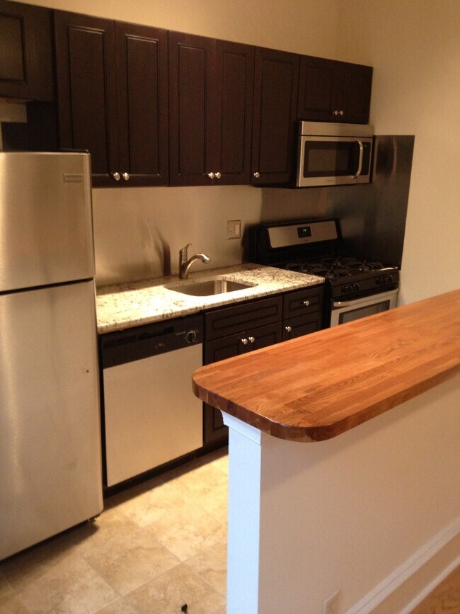 1020 Pine St in Philadelphia, PA - Foto de edificio - Building Photo