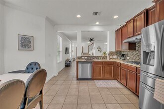 520 S Meadowlark St in Lakeway, TX - Building Photo - Building Photo