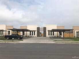 11 Cathedral Hl in Edinburg, TX - Building Photo