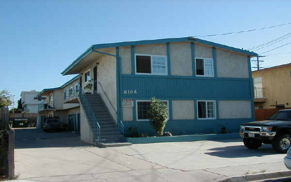 2104 Mathews Ave in Redondo Beach, CA - Building Photo