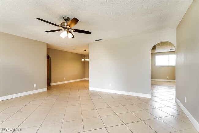 1317 SE 22nd St in Cape Coral, FL - Building Photo - Building Photo