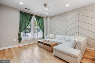 2205 Richmond Hwy in Alexandria, VA - Building Photo - Building Photo