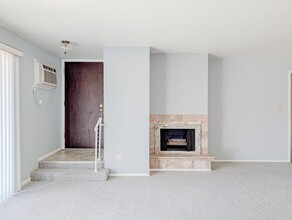 801 S Dwyer Ave in Arlington Heights, IL - Building Photo - Building Photo