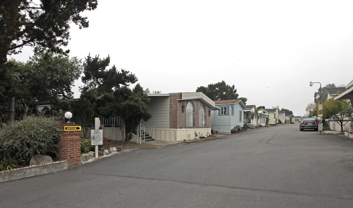 Ocean Breeza Mobile Manor in Santa Cruz, CA - Building Photo