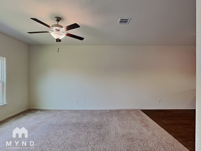 105 Pettigrew Ct in Jarrell, TX - Building Photo - Building Photo