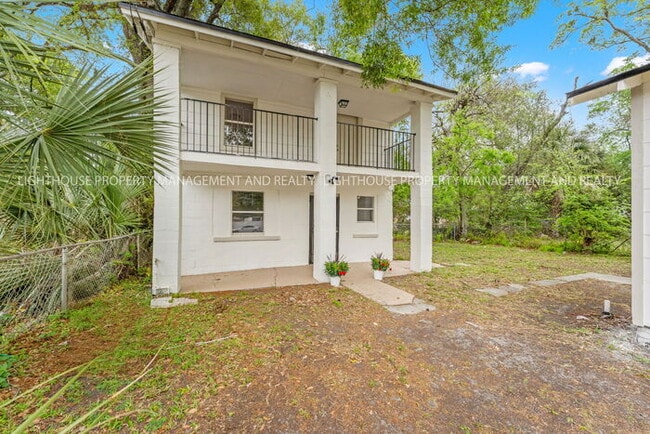 property at 1417 W 31st St