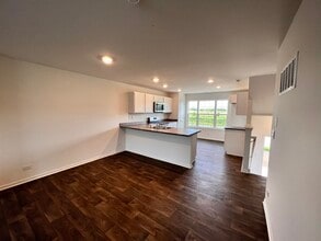 2489 Bella Dr in Pingree Grove, IL - Building Photo - Building Photo