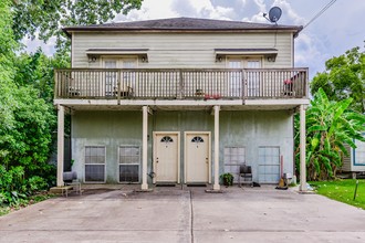 4730 Orange St in Bacliff, TX - Foto de edificio - Building Photo