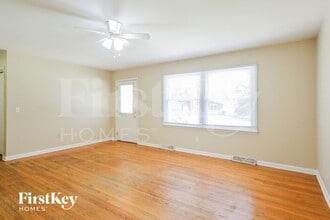 243 S 17th St in St. Charles, IL - Building Photo - Building Photo