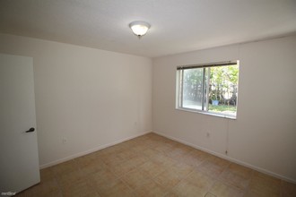 3504 Briar Bay Blvd-Unit -Apt 106 in Royal Palm Beach, FL - Foto de edificio - Building Photo