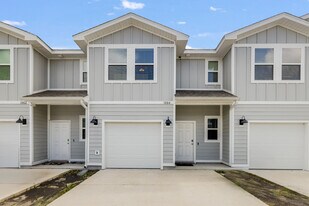 1004 McLaren Cir in Fort Walton Beach, FL - Building Photo