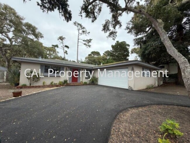 1043 Ortega Rd in Pebble Beach, CA - Building Photo - Building Photo