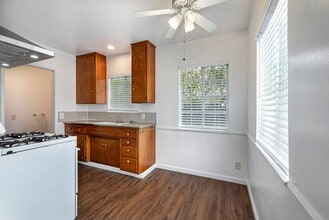 818 Mayflower Ave in Monrovia, CA - Building Photo - Building Photo