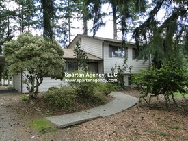 2613 180th Ave E in Lake Tapps, WA - Building Photo