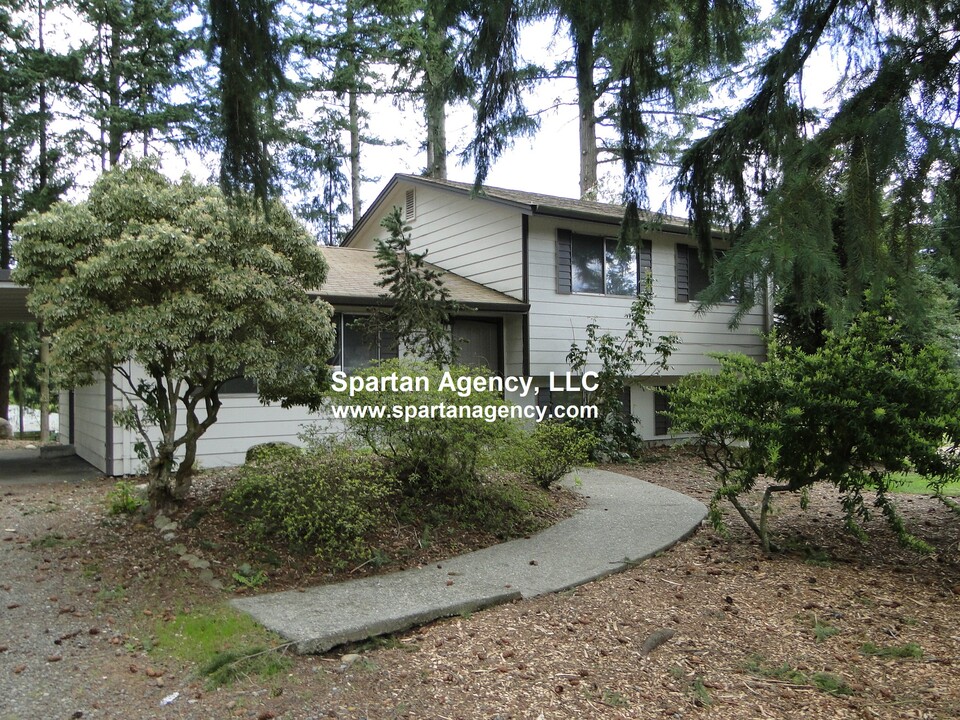 2613 180th Ave E in Lake Tapps, WA - Building Photo