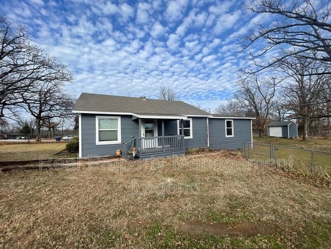 property at 1030 Oak Dr
