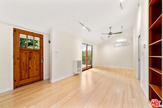 1355 N McCadden Pl in Los Angeles, CA - Building Photo - Building Photo