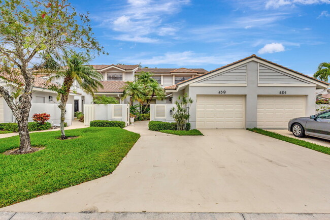 459 Prestwick Cir in Palm Beach Gardens, FL - Building Photo - Building Photo