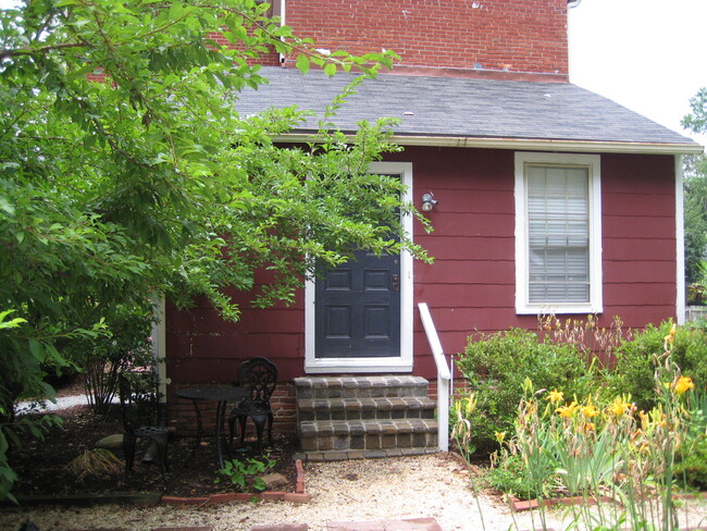30 Mount Pleasant Ave, Unit Crocodile Tears