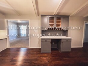 1409 Hillcrest in Ennis, TX - Building Photo - Building Photo