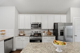 3318 Trl Vw Dr in Rosenberg, TX - Building Photo