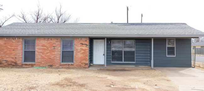 property at 1802 E 2nd St