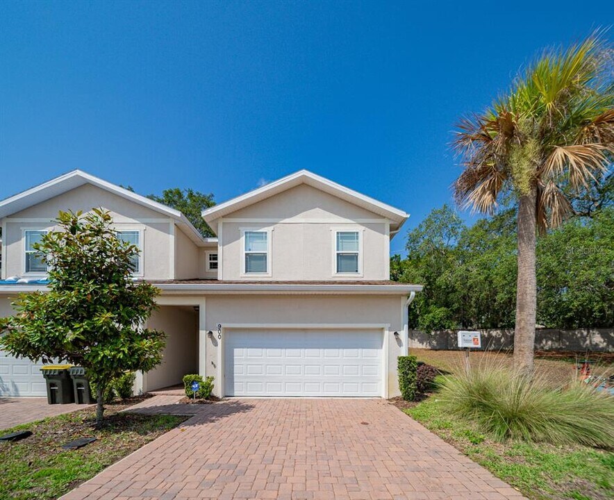 900 Lakefront Village Dr in Clermont, FL - Building Photo