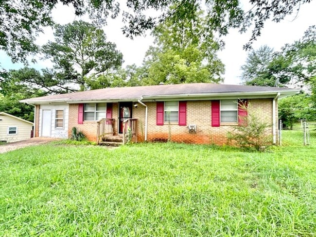 property at 3305 E Tucker Dr NW