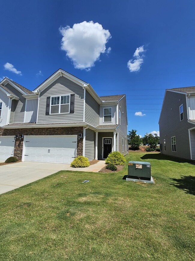 509 Yellow Fox Rd in Greer, SC - Building Photo - Building Photo
